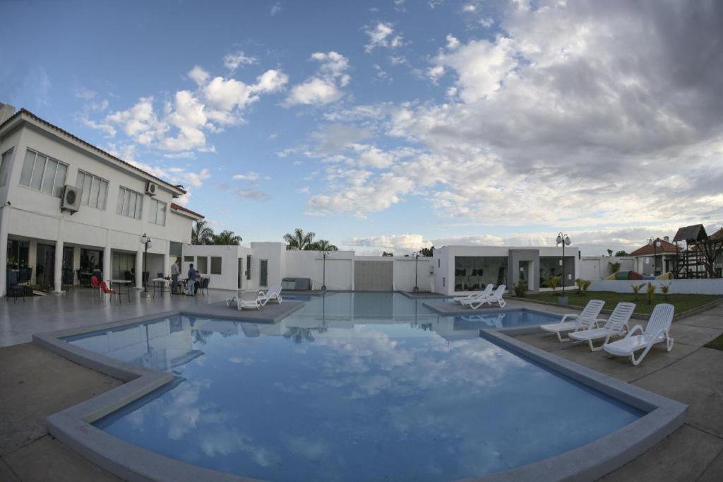 Terranova Suites Santa Cruz de La Sierra Exteriör bild